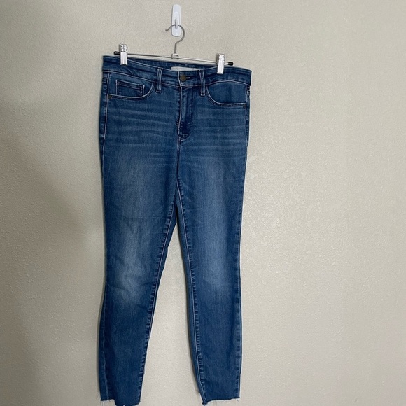 Athleta Sculptec Skinny Lightly Distressed Jeans 6 - Picture 2 of 8